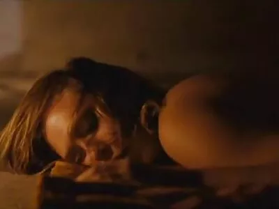 سيلينا كاسترو وكريس كوماندوز في صديقي الساخن أخواتي فلم سكس ليلى علوي