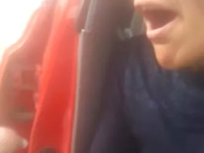 فيديو المنحنيات الحمراء الساخنة (ليزلي)