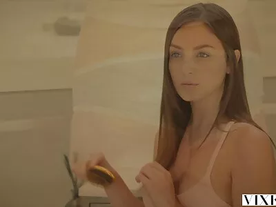 ويتني ويستجيت ، جوني سينس في صديقة فيلم اباحي ليلى علوي الليلة