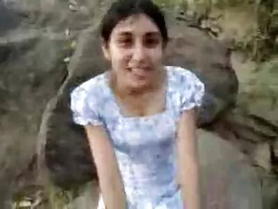 أليكسيس جريس وداني وايلد في صديق صديقتي مفلس فلم سكس ليلي علوي